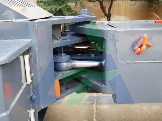 uk-18地下運(yùn)礦車(chē)