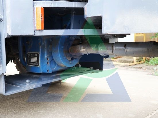 uk-18地下運(yùn)礦車(chē)