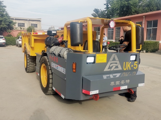 電動運(yùn)礦車廠家